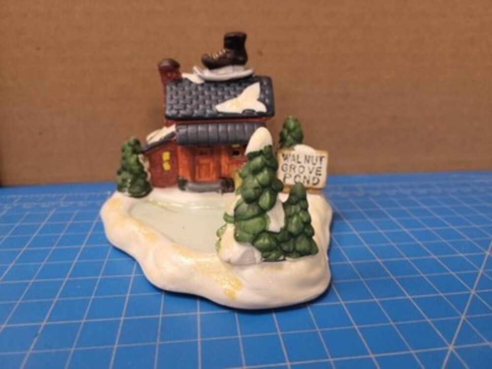 Cobblestone Corners Walnut Grove Pond Cabin Figurine Village Display Decor